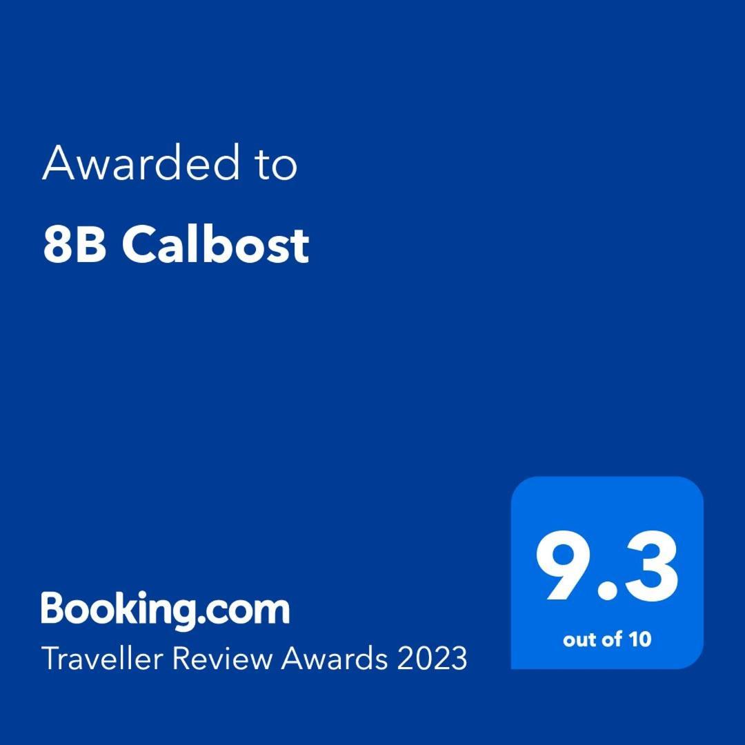 8B Calbost Villa ภายนอก รูปภาพ